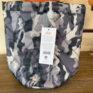 Lug Tumbler Drawstring Storage Pouch. Camo Midnight. NWT